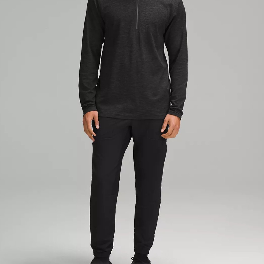 Men’s Run State Jogger Size Large Black NWT